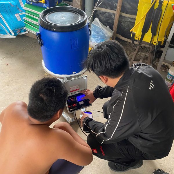 Hướng dẫn máy cho tôm ăn